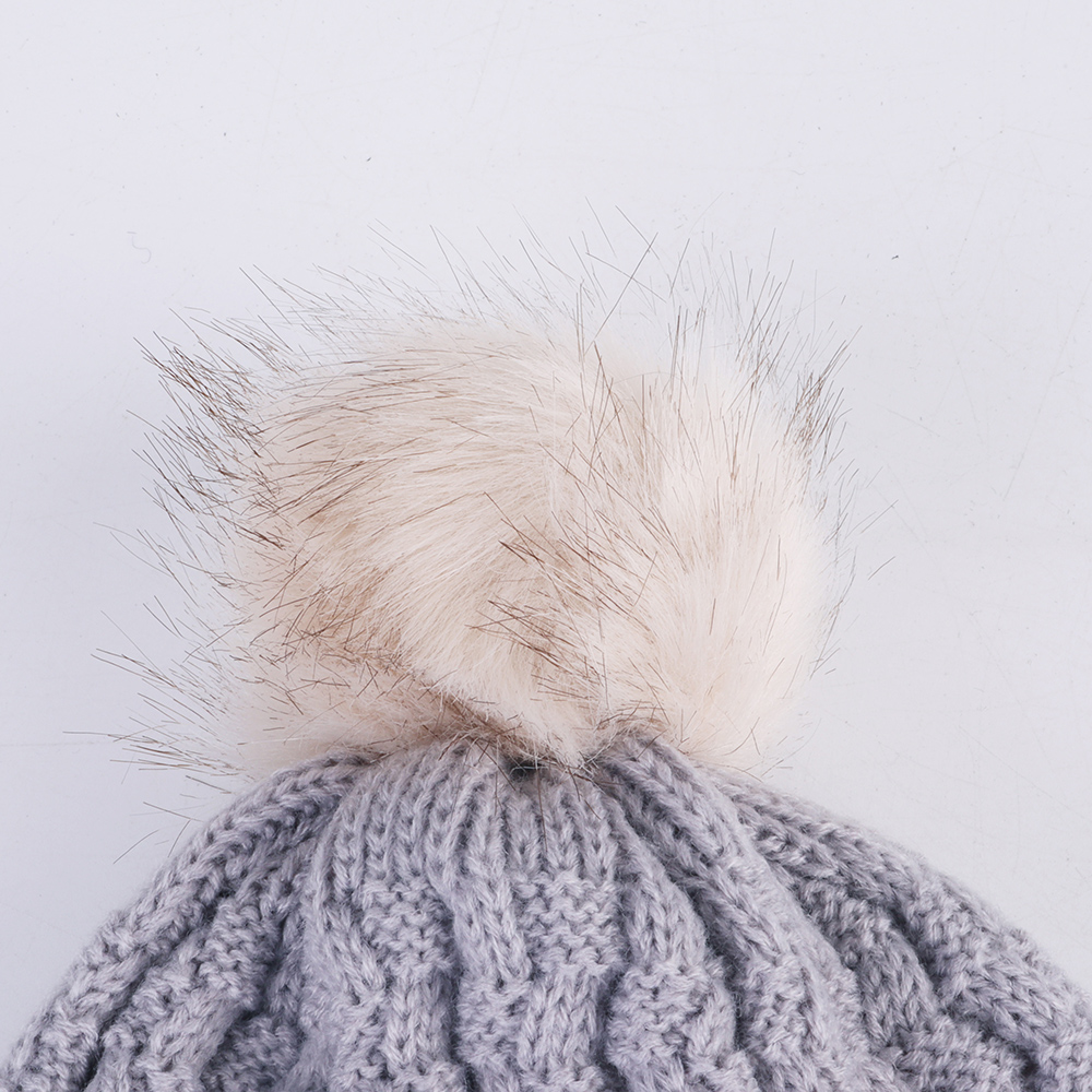 Bonnet à Pompon en Fausse Four - Trapper Hat Ear Flap avis et prix